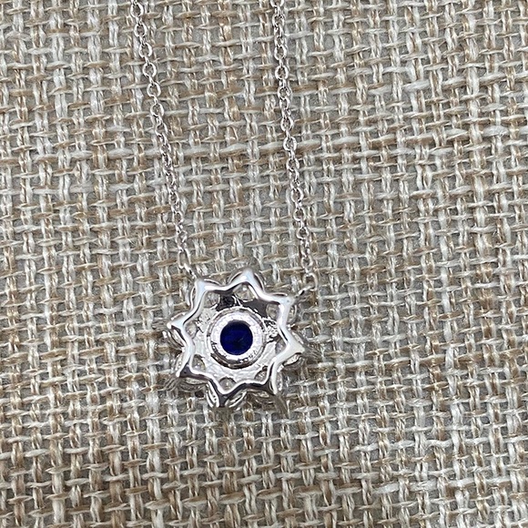 Harry Winston Flower Pendant Necklace With A Blue Gemstone At The Center - Picture 5 of 7